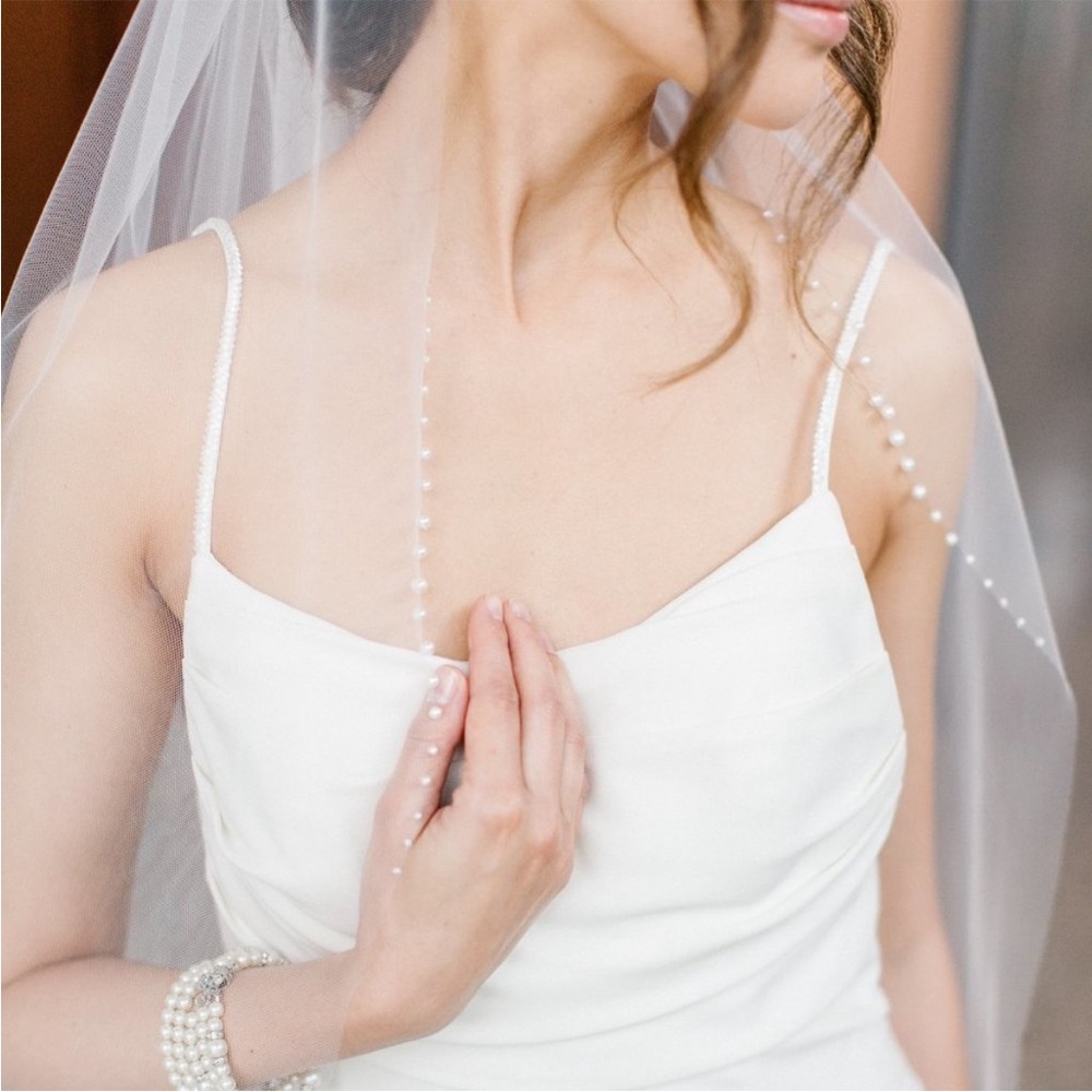 Toni Federici Paloma Veil